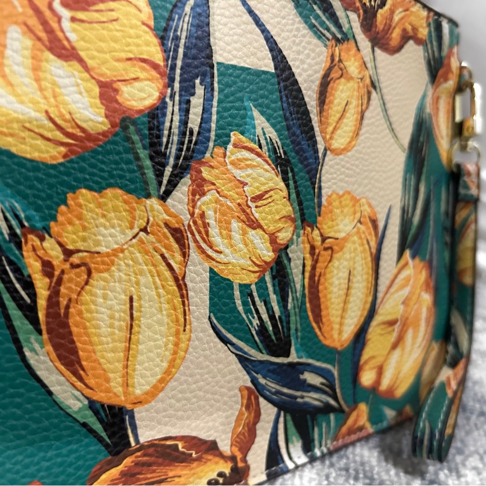 *NWOT Steve Madden Donna Lemon Clutch/Wristlet, - Picture 8 of 13